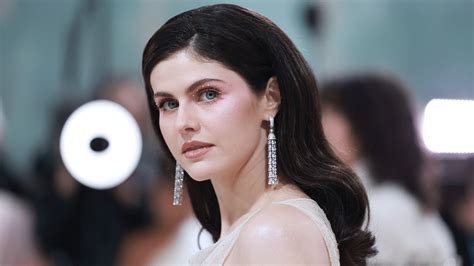 alexandra nude|Alexandra Daddario à poil : vidéos porno et sex tapes